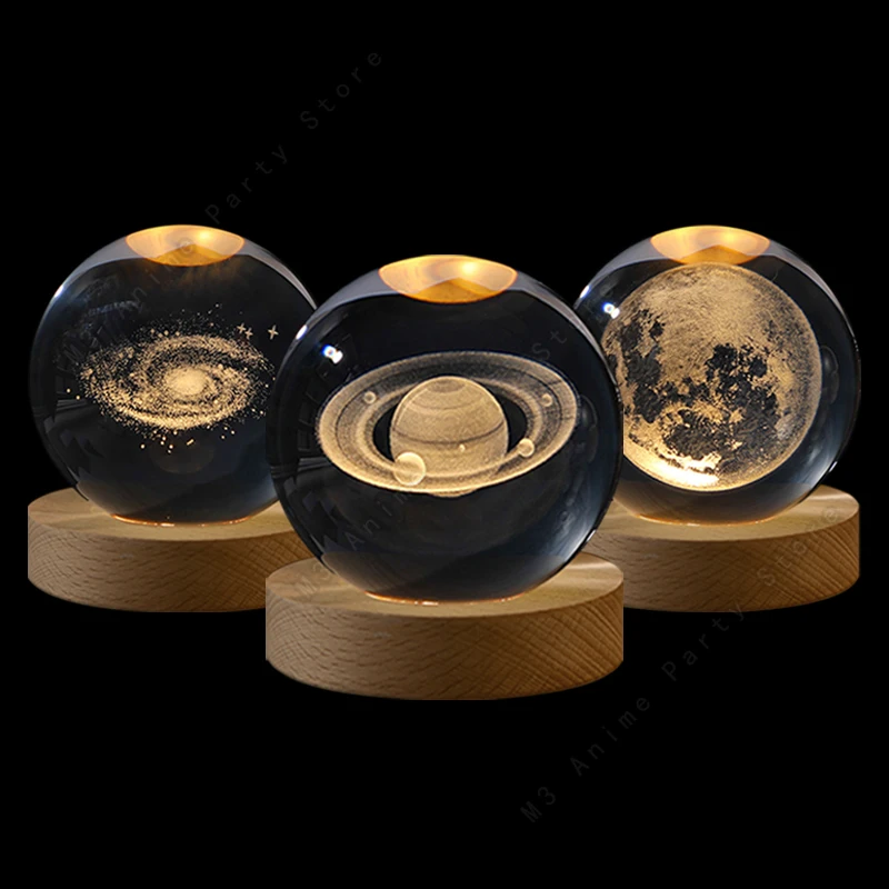 Bola de cristal con galaxia y planetas grabados en 3D iluminada sobre una base de luz