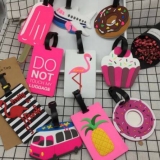 Etiquetas creativas para reconocer tu maleta en los viajes