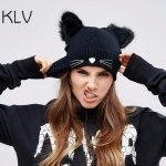 Gorro de lana gatuno con orejas peludas