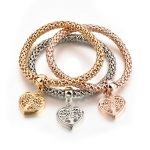 Pack de 3 pulseras de corazón con árbol por 2,81€